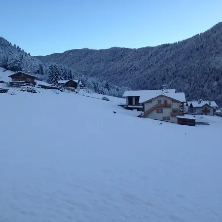 Conte Moro, Ospitalità In Vanoi Chalet