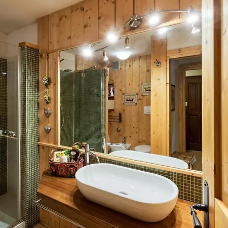 Conte Moro, Ospitalità In Vanoi Chalet